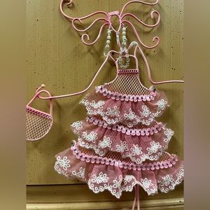 Pink lady earring holder